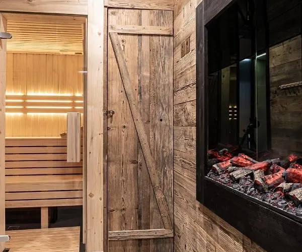 Royal & - Taras Z Widokiem Na Basen